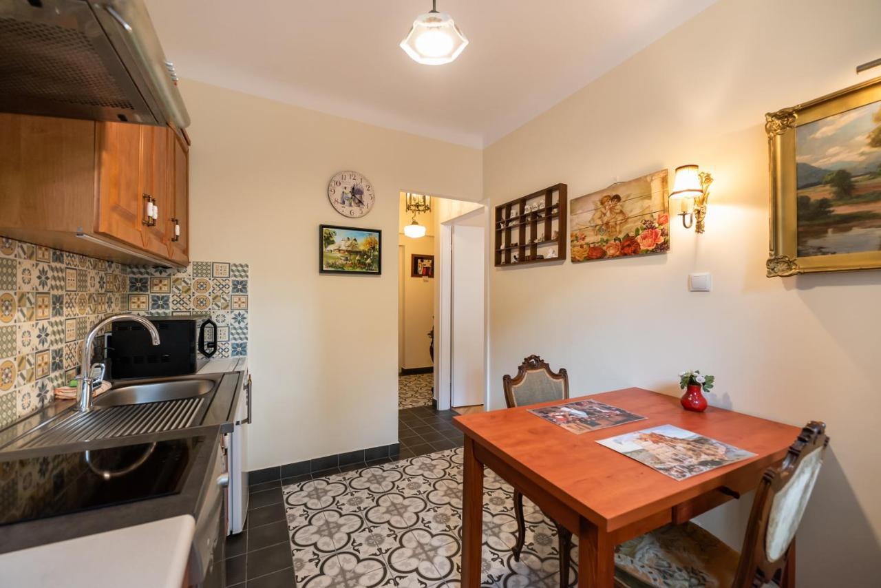 Downtown Antique Apartment Warsaw Exterior photo